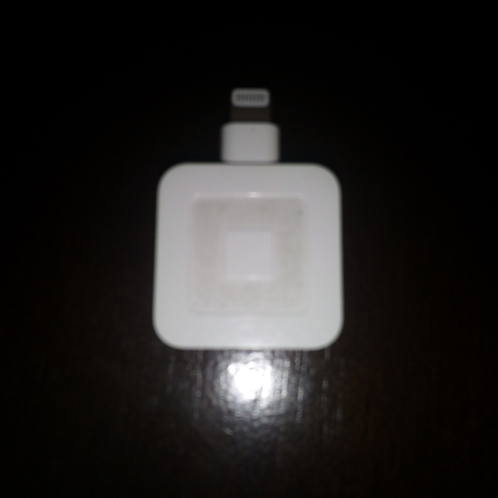 NWOB Credit Card Reader Chip Machine for Mobile Phones, iPhone iPad, Square